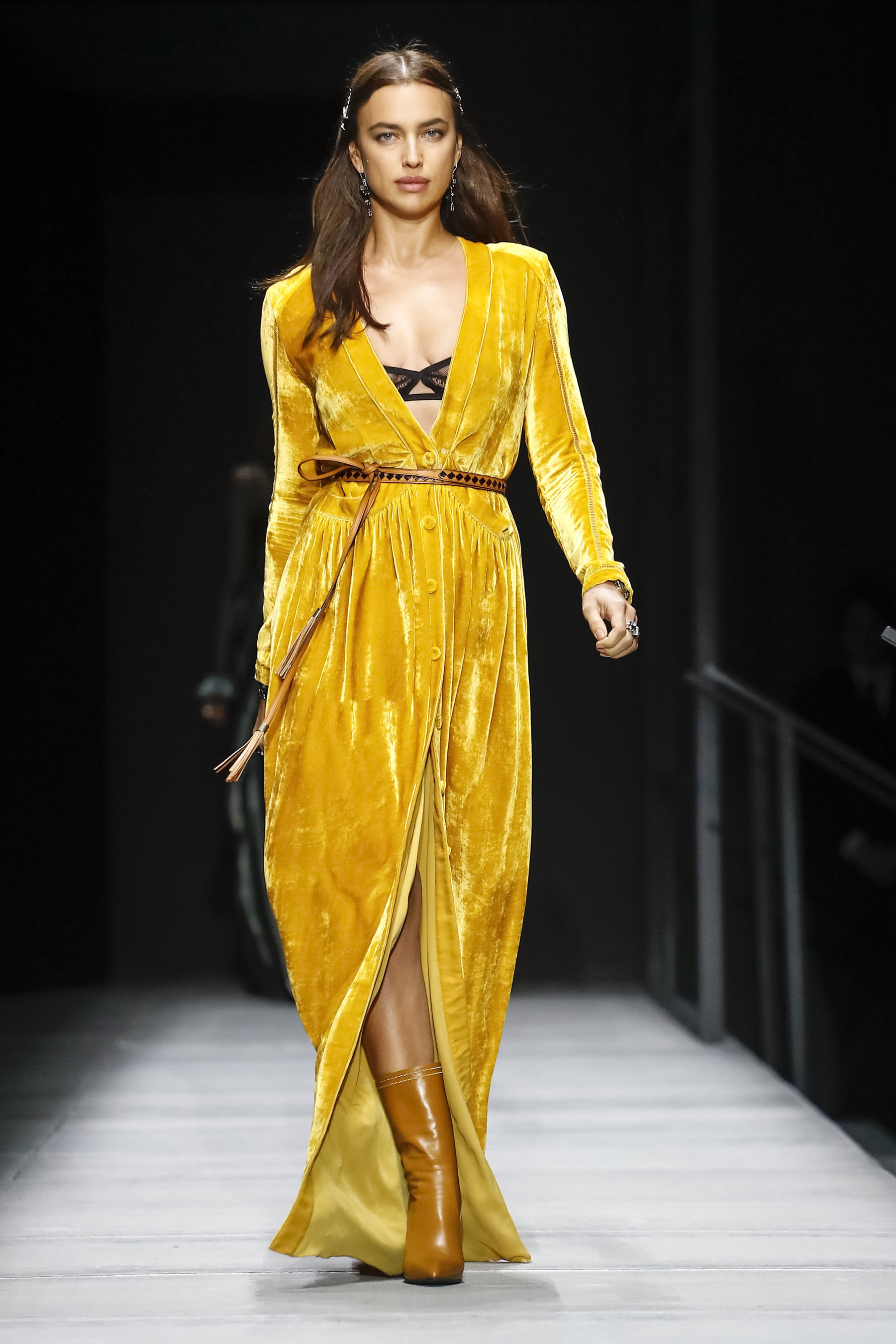 Irina Shayk na pokazie Bottega Veneta jesień-zima 2018/2019