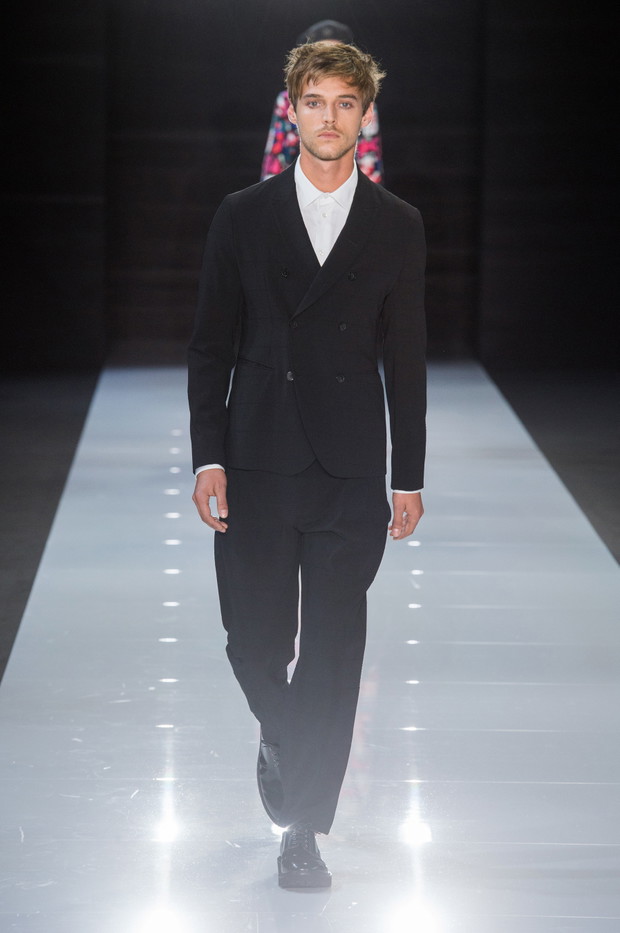 Pokaz Emporio Armani SS18