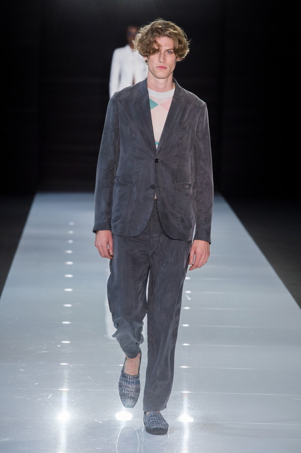 Pokaz Emporio Armani SS18