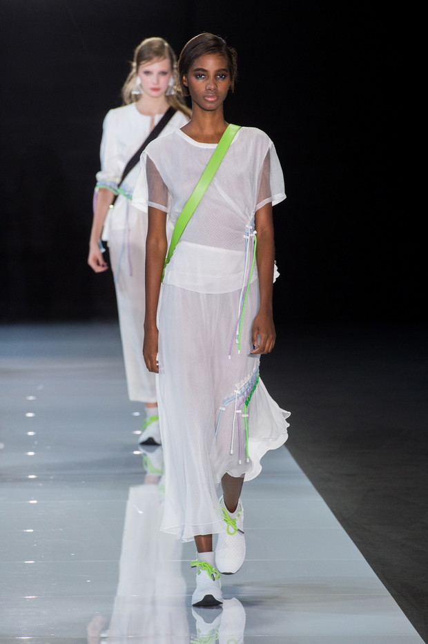 Pokaz Emporio Armani SS18