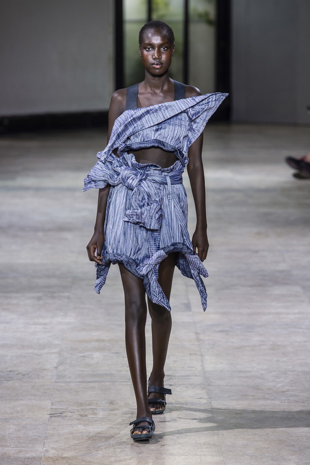 Pokaz Issey Miyake SS19