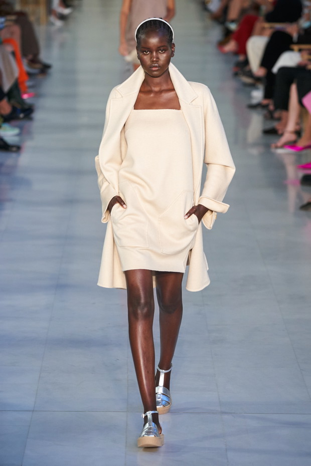 Max Mara wiosna-lato 2022