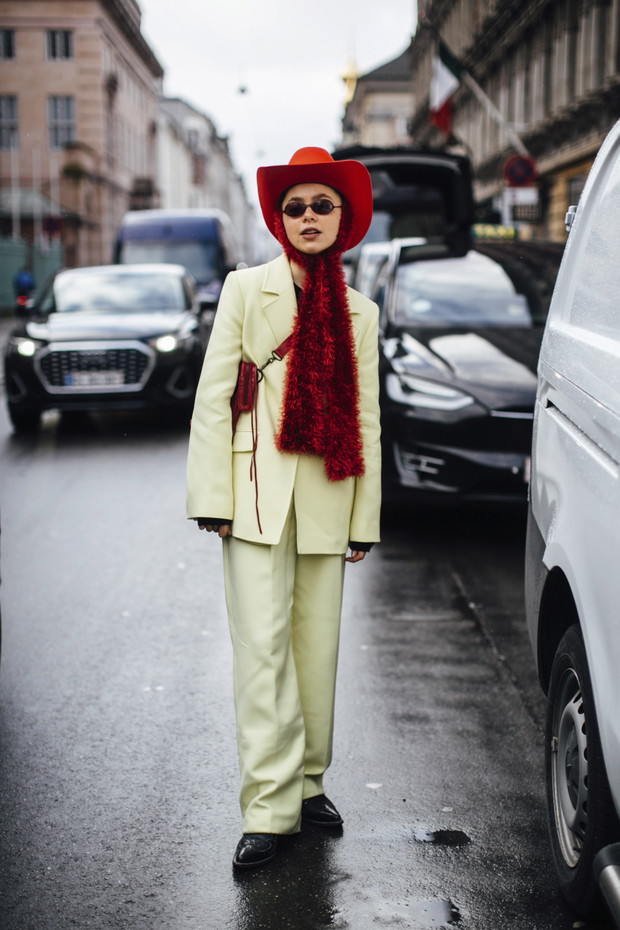 Najmodniejsze stylizacje z ulic Kopenhagi według najbardziej stylowych ludzi z branży i gości Copenhagen Fashion Week jesień-zima 2022/2023