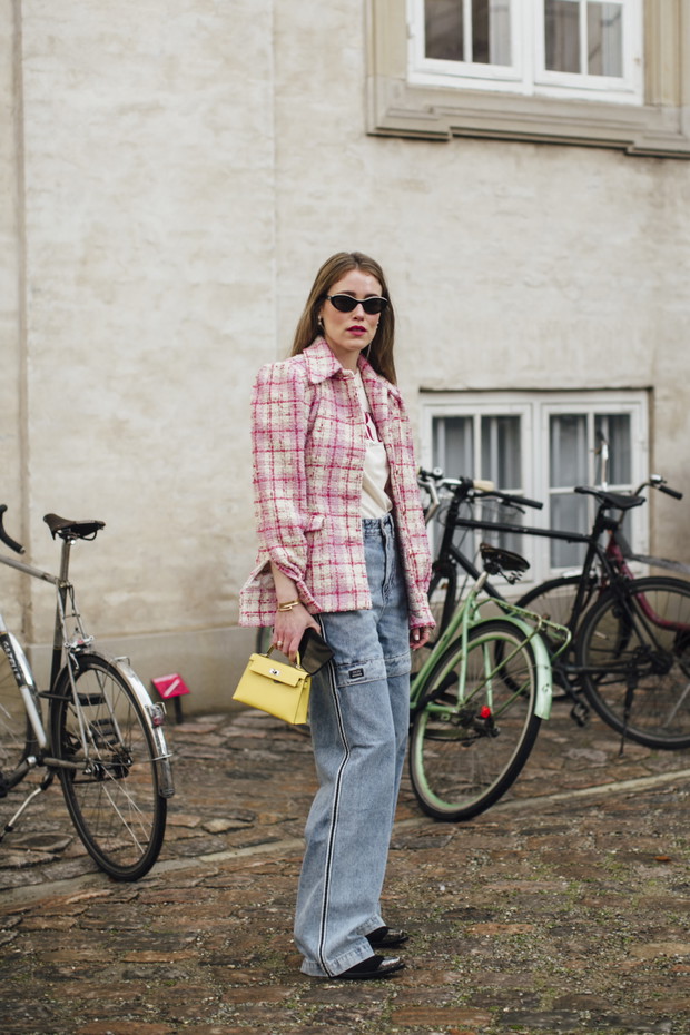 Najmodniejsze stylizacje z ulic Kopenhagi według najbardziej stylowych ludzi z branży i gości Copenhagen Fashion Week jesień-zima 2022/2023