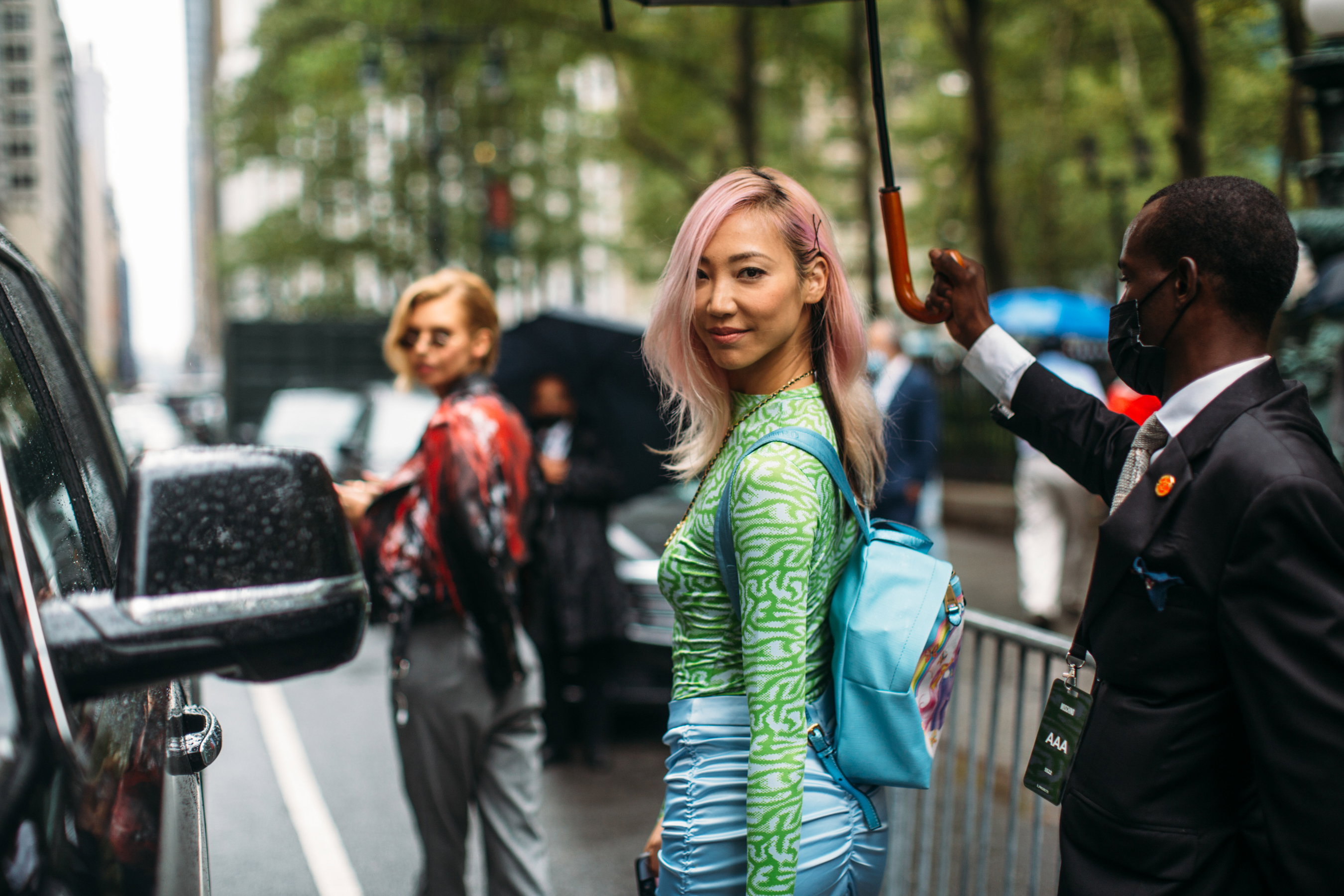 Stylizacje z NYFW wiosna-lato 2022 [street fashion]