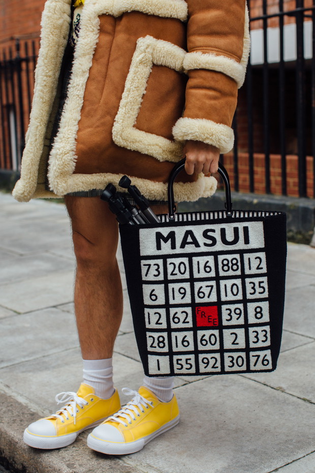 London Fashion Week jesień-zima 2020/2021: torebki, buty, dodatki