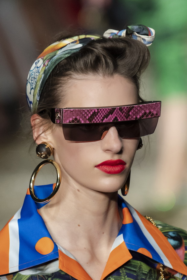 Okulary przeciwsłoneczne z filtrem Dolce and Gabbana, trendy wiosna lato 2020
