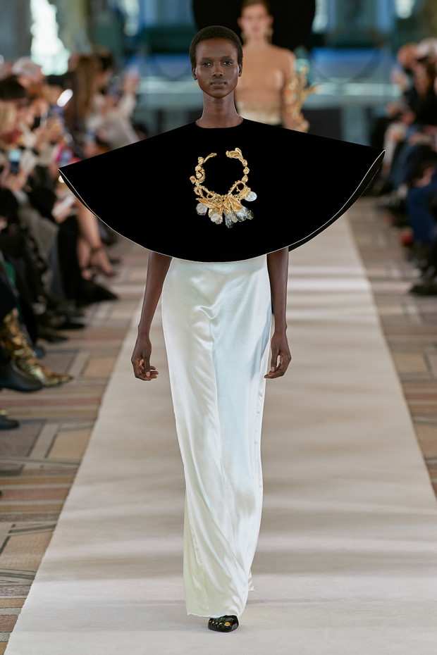 Schiaparelli haute couture wiosna-lato 2022
