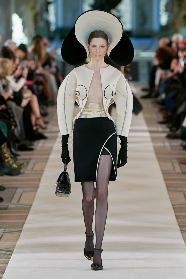 Schiaparelli haute couture wiosna-lato 2022
