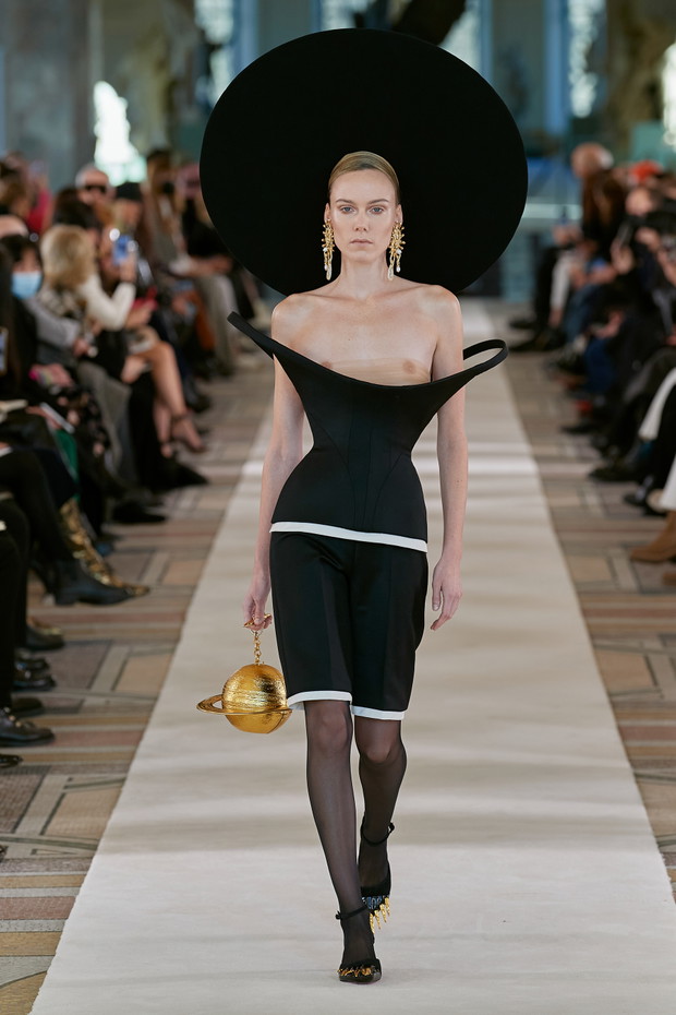 Schiaparelli haute couture wiosna-lato 2022