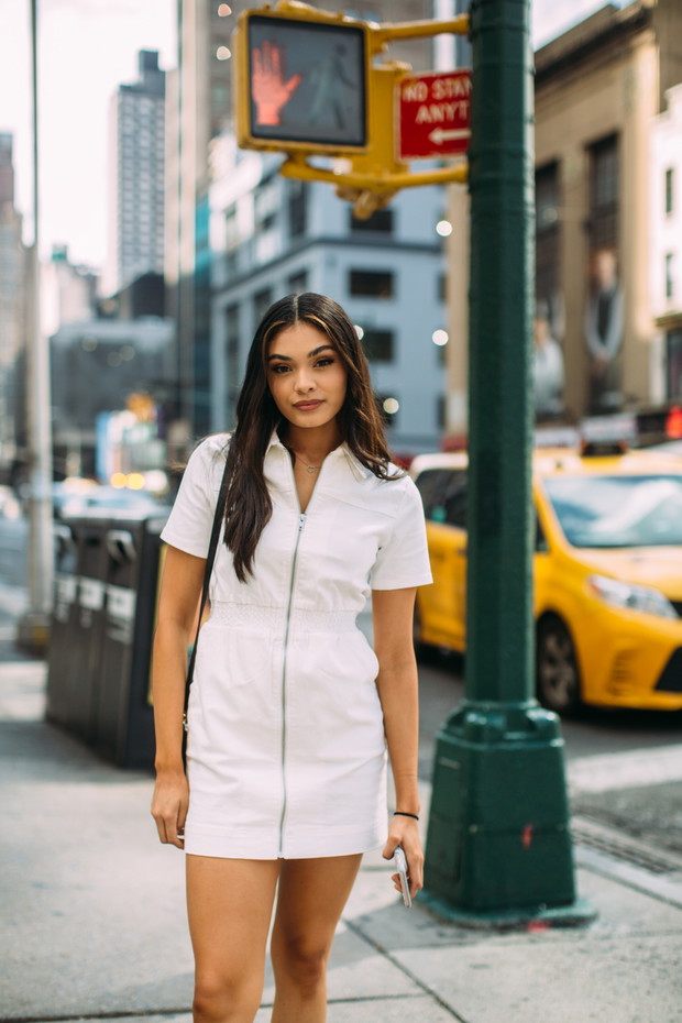 Stylizacje z NYFW wiosna-lato 2022 street fashion
