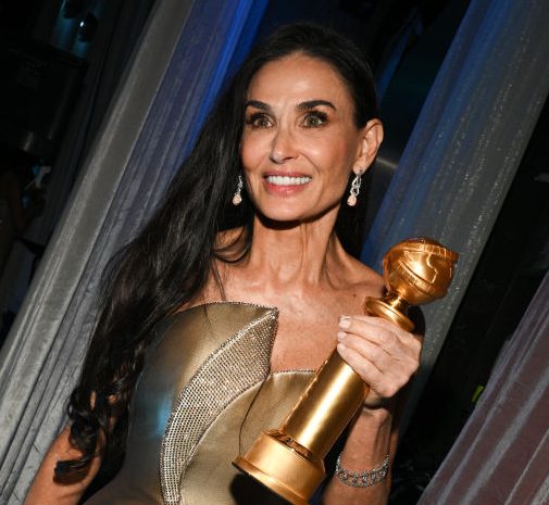 Złote Globy 2025: zwycięzcy. Oto wyniki najbardziej nieprzewidywalnych filmowych nagród Hollywood. "Dziewczyna z iglą" bez statuetki