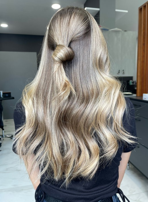 Włosy blond długie