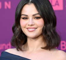 Selena Gomez we fryzurze