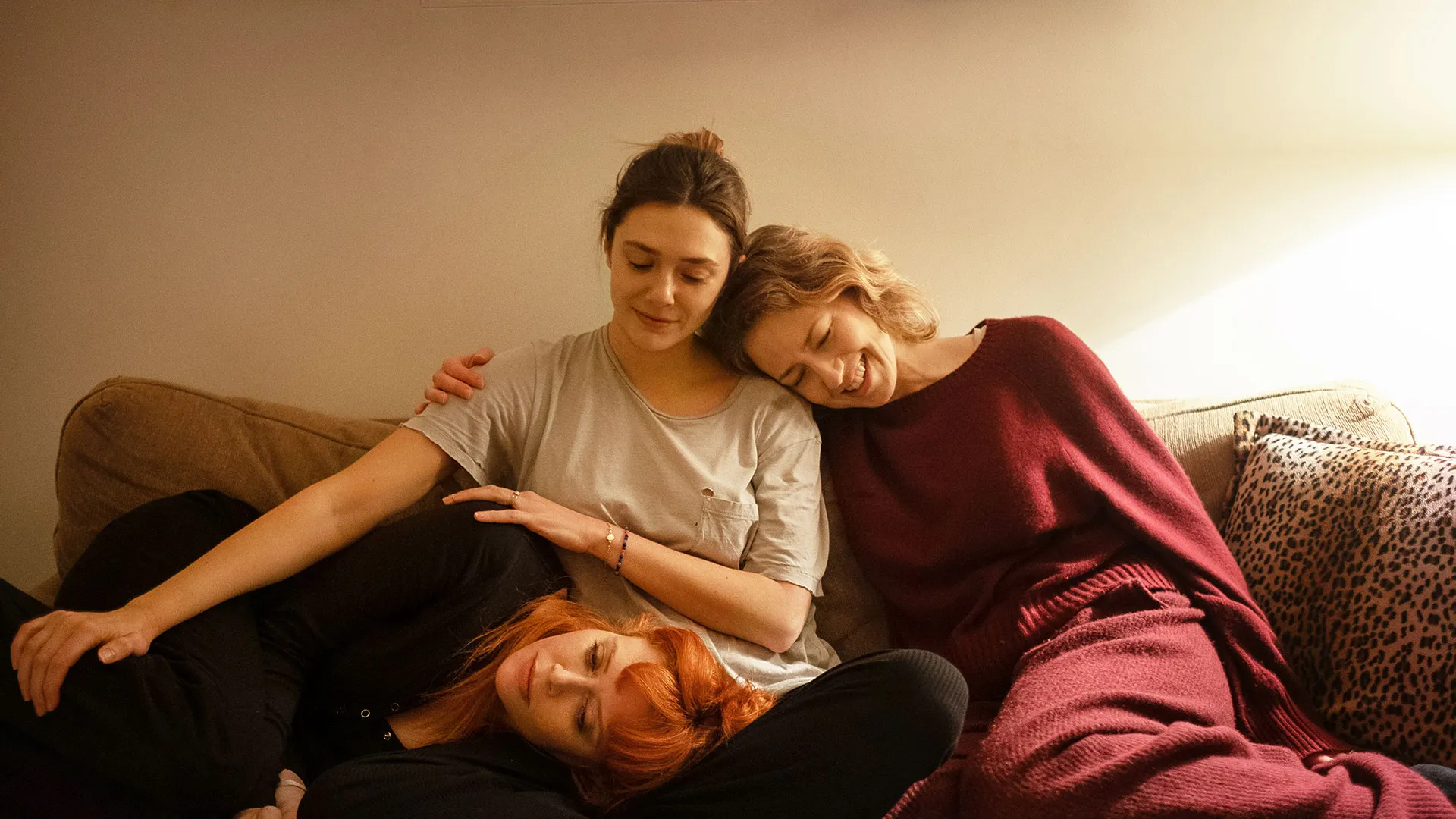 Kadr z filmu "His three daughters"