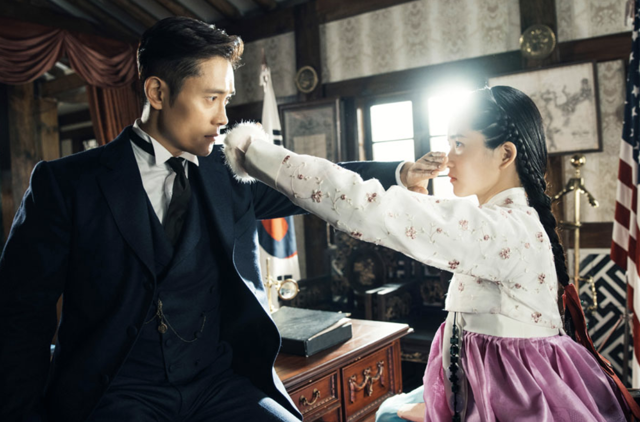 Najlepsze K-drama na Netflix. 8 tytułów, które musicie obejrzeć. To propozycje dla fanów komedii romantycznych, jak i kina akcji