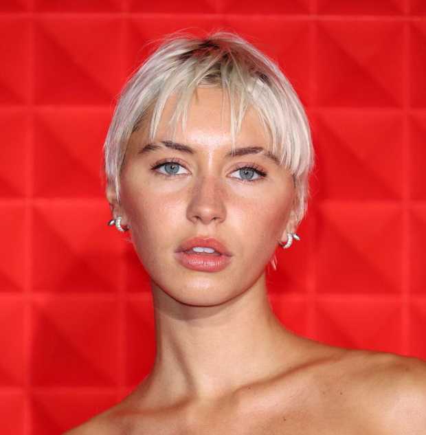 H&M&LONDON - Arrivals