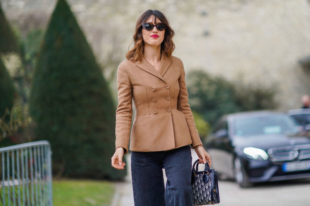 Street Style : Paris Fashion Week Womenswear Fall/Winter 2018/2019 : Day Two