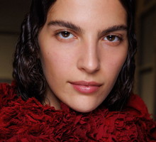 burgundowa pomadka burgundy core makeup
