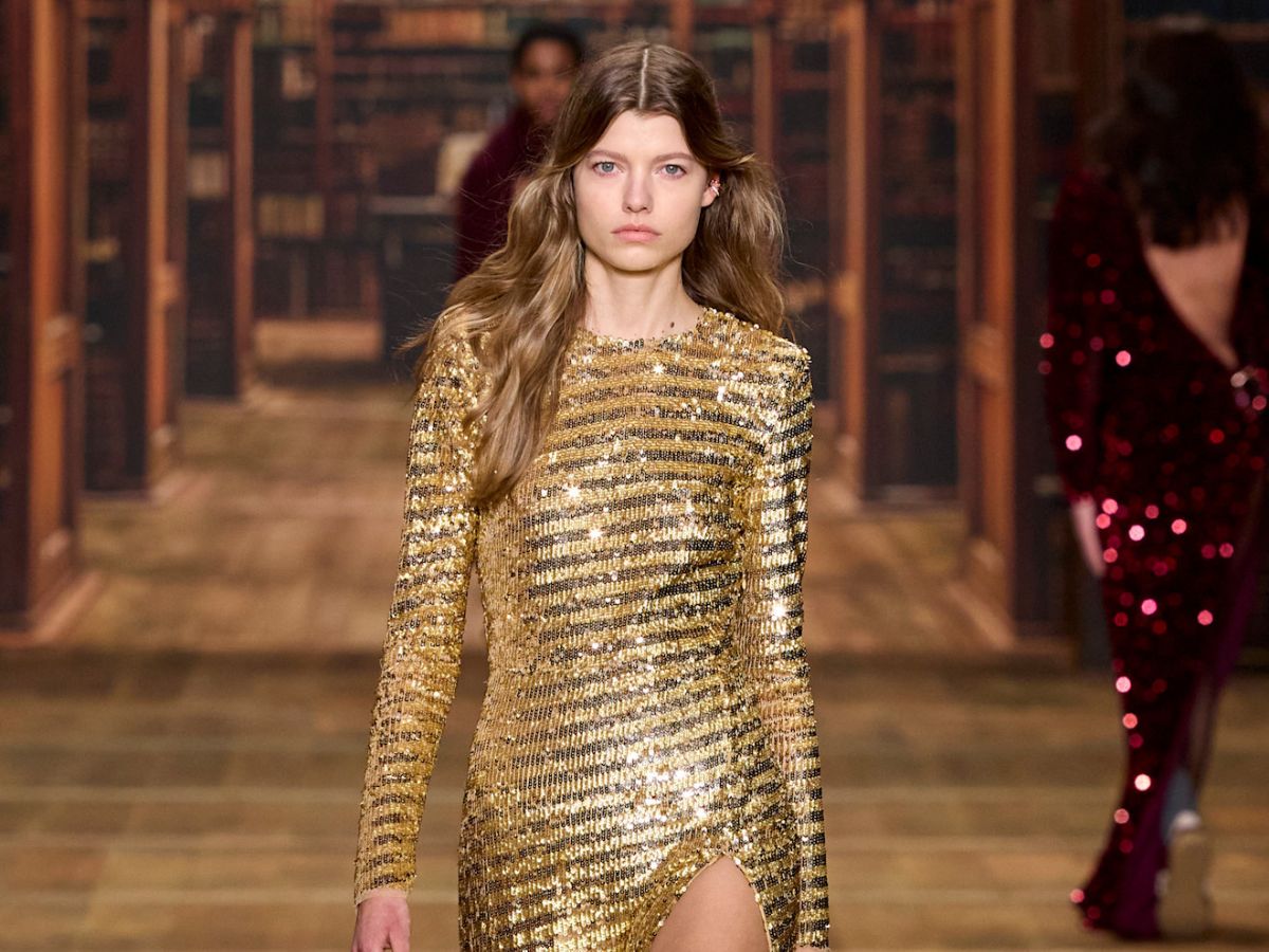 body shimmer gold glam