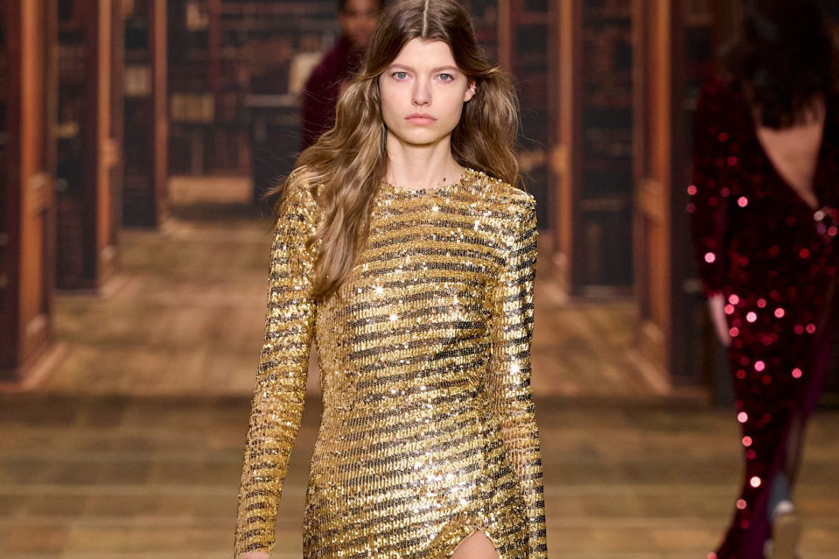 body shimmer gold glam