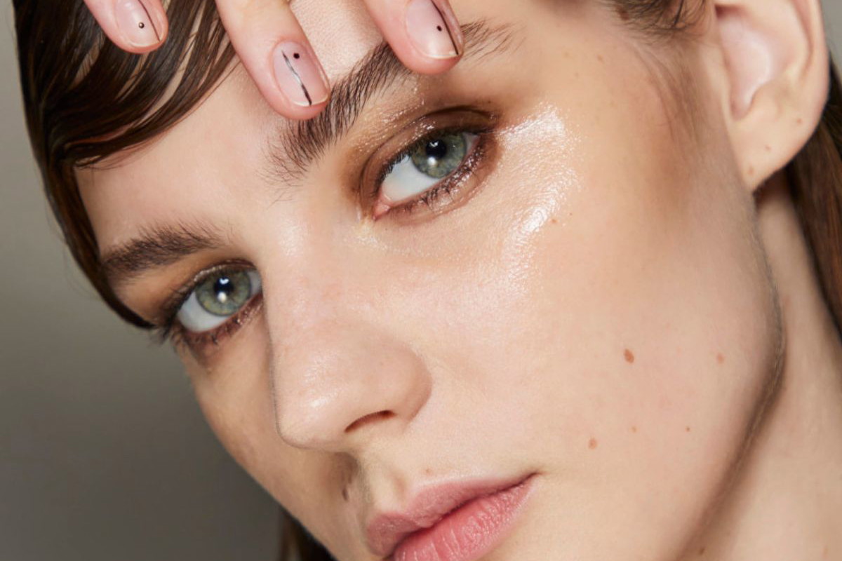 Rozświetlacz mineralny do makijażu w stylu glow