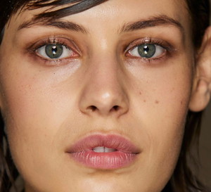 Glam-glow makeup