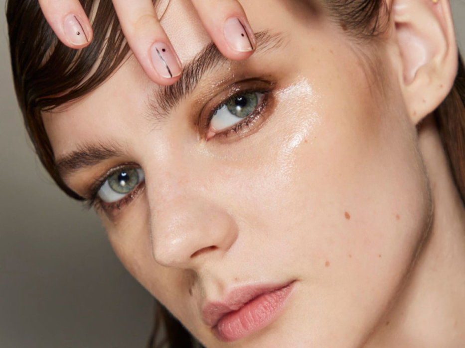 Rozświetlacz mineralny do makijażu w stylu glow
