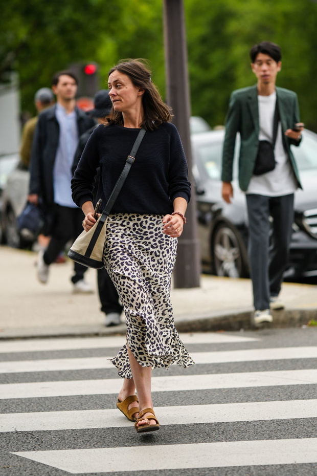 Street Style - Paris Fashion Week - Menswear Spring/Summer 2023 : Day Five