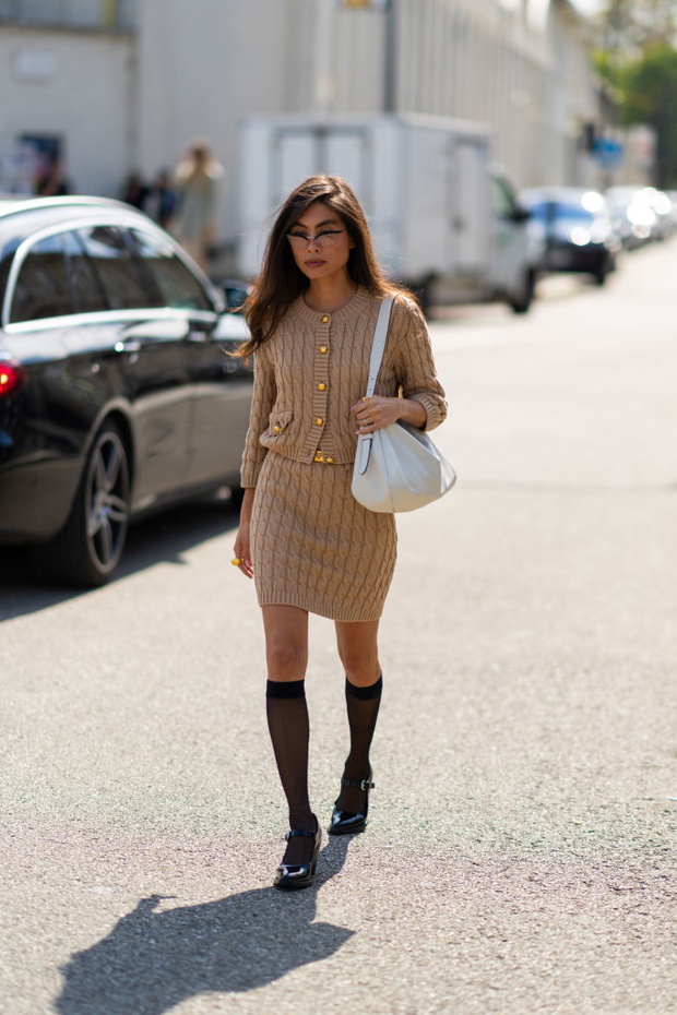 Street Style - Day 3 - Milan Fashion Week - Womenswear Spring/Summer 2025