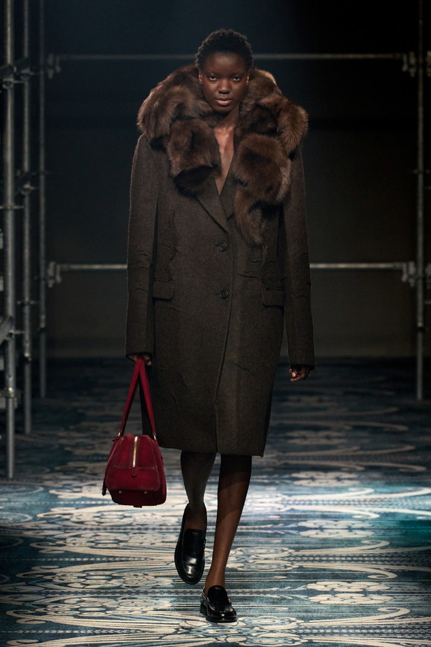 Prada F25 038