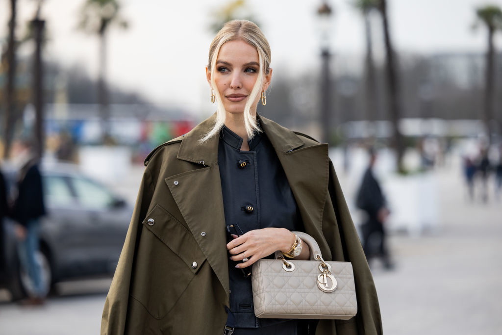 Street Style - Paris Fashion Week - Womenswear Fall/Winter 2025/2026 - Day Two