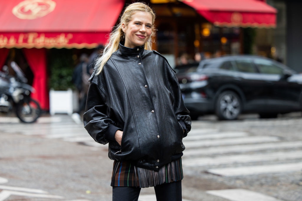 Street Style - Paris Fashion Week - Womenswear Fall/Winter 2025/2026 - Day Eight