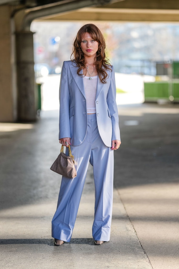Street Style - Paris Fashion Week - Womenswear Fall/Winter 2025/2026 - Day Three