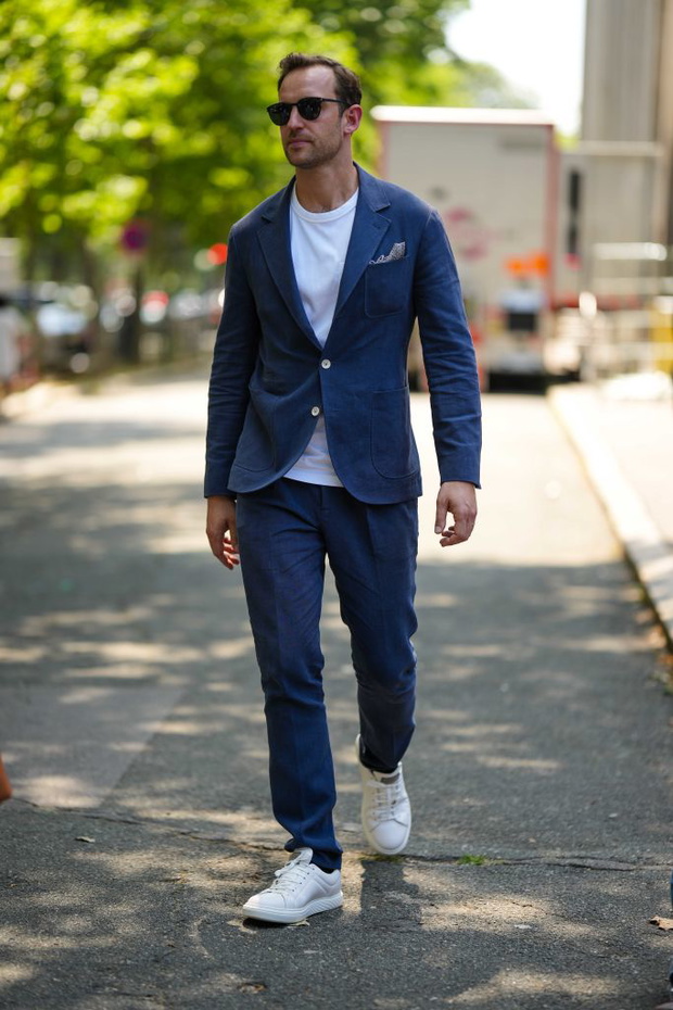 Street Style - Paris Fashion Week - Menswear Spring/Summer 2024 : Day Five