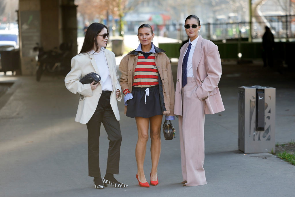 Street Style - Paris Fashion Week - Womenswear Fall/Winter 2025/2026 - Day Three