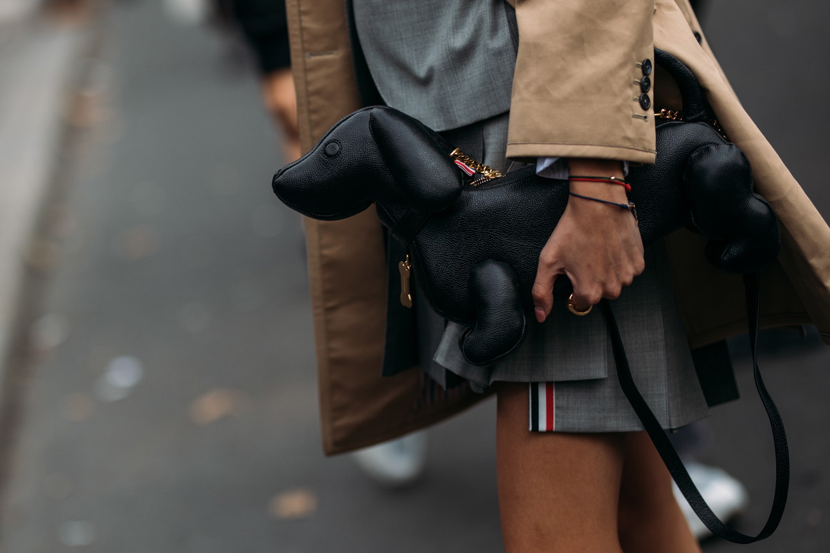 Torebki, buty i dodatki - street style z Paryża