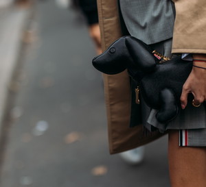 Torebki, buty i dodatki - street style z Paryża