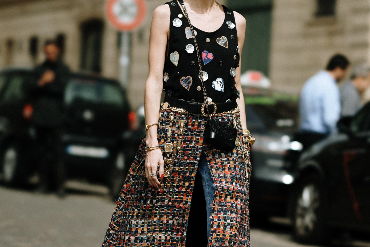 Moda uliczna na Paris Haute Couture Week jesień-zima 2023/2024