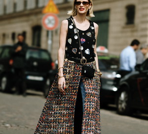 Moda uliczna na Paris Haute Couture Week jesień-zima 2023/2024