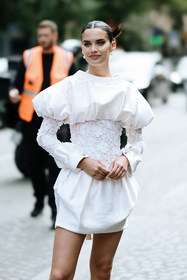 Moda uliczna na Paris Haute Couture Week jesień-zima 2023/2024