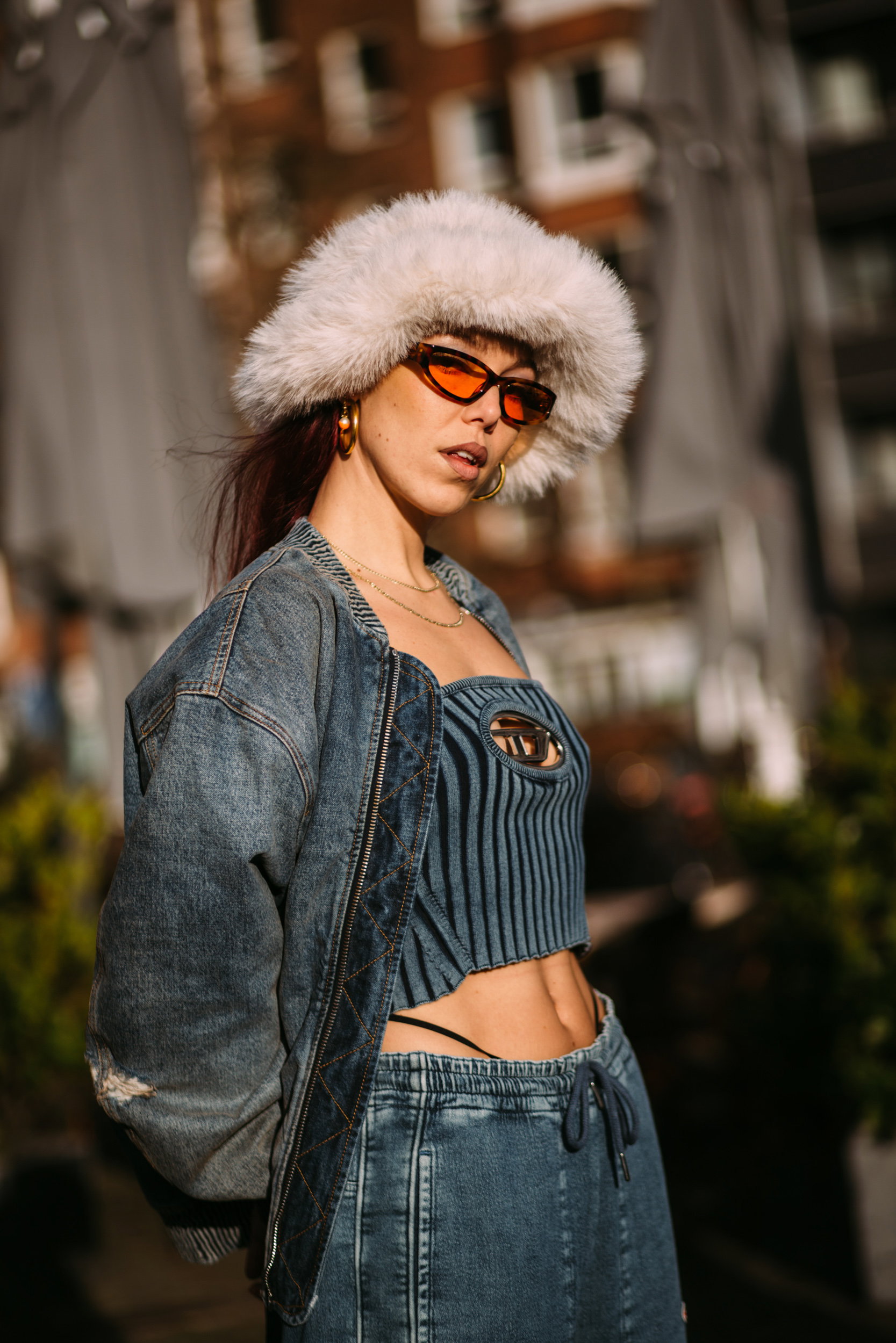 Te torebki, buty i dodatki ma w szafie każda skandynawska it-girl. Królują na ulicach Kopenhagi street style CphFW jesień-zima 2023/2024