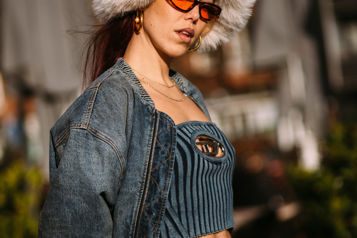 Te torebki, buty i dodatki ma w szafie każda skandynawska it-girl. Królują na ulicach Kopenhagi street style CphFW jesień-zima 2023/2024