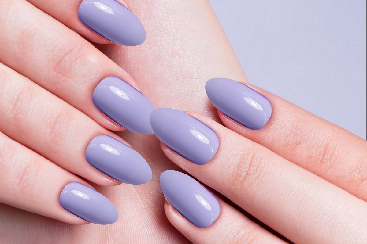 Lila nails
