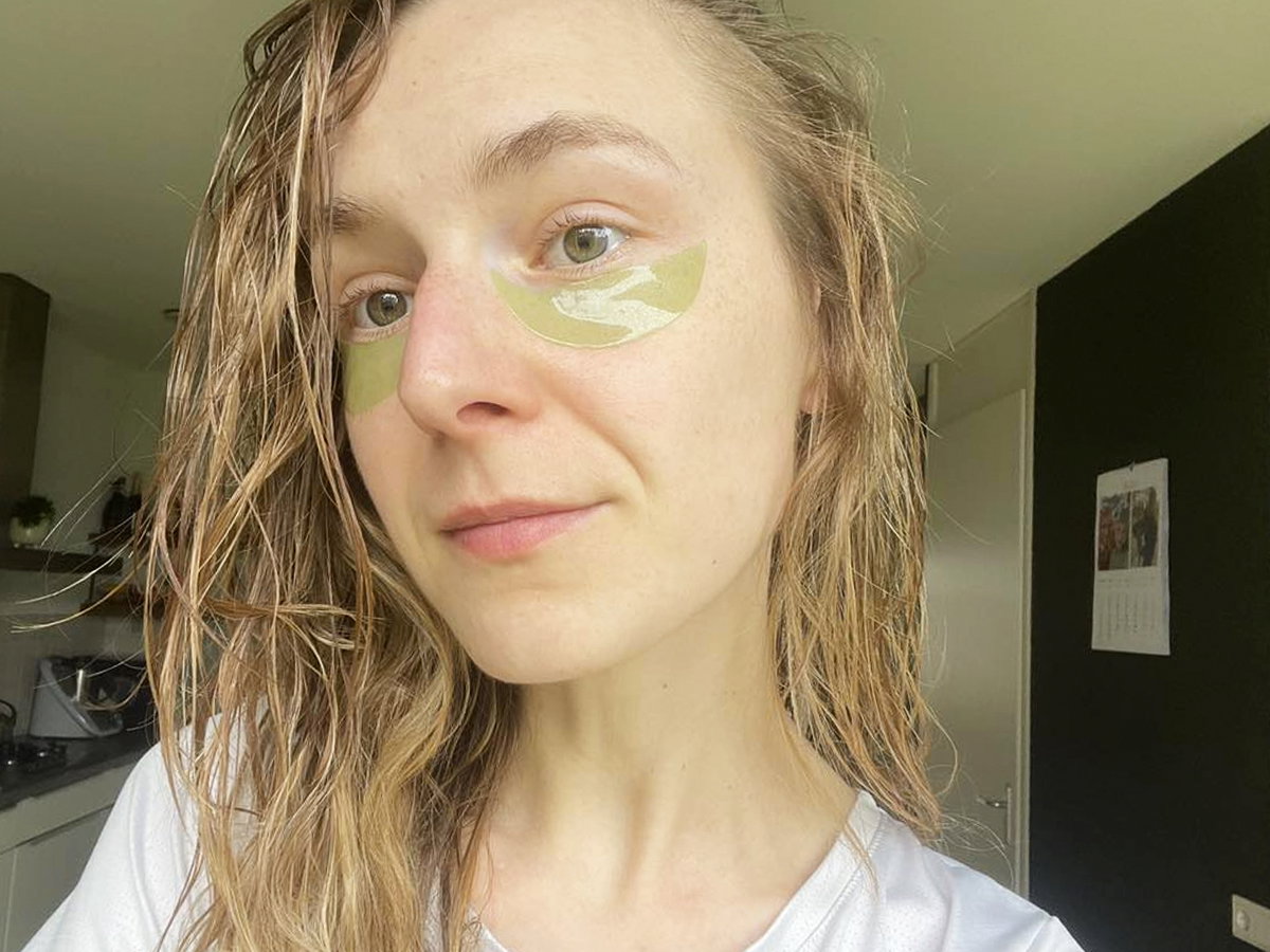 Jestem redaktorką beauty i właśnie kupiłam już 2. opakowanie tych płatków pod oczy. Niwelują opuchliznę i dają "glow effect" po nieprzespanej nocy