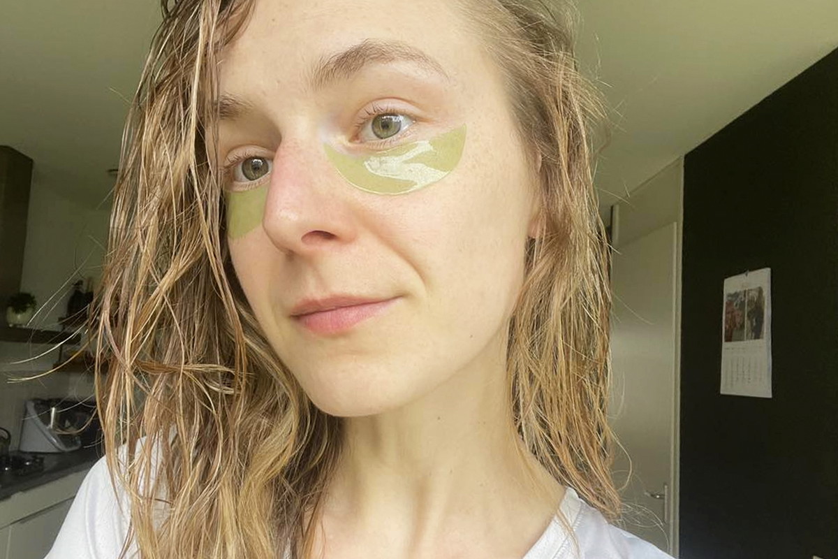 Jestem redaktorką beauty i właśnie kupiłam już 2. opakowanie tych płatków pod oczy. Niwelują opuchliznę i dają "glow effect" po nieprzespanej nocy