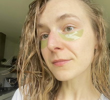 Jestem redaktorką beauty i właśnie kupiłam już 2. opakowanie tych płatków pod oczy. Niwelują opuchliznę i dają "glow effect" po nieprzespanej nocy