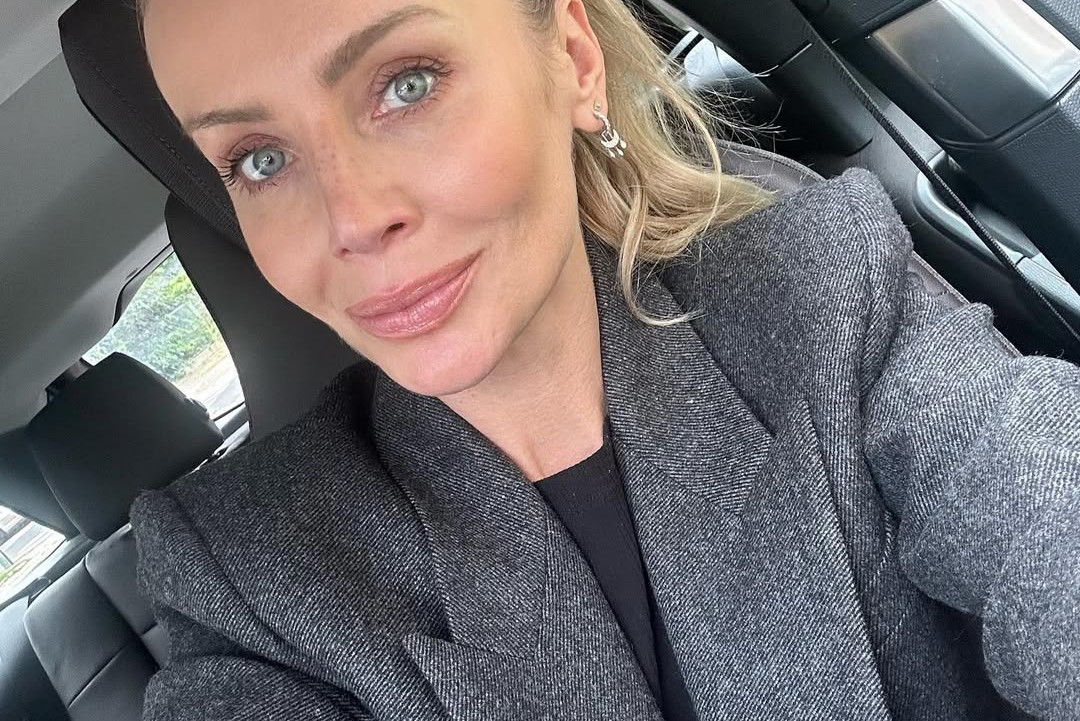 Agnieszka Woźniak-Starak już ma modny płaszcz na wiosnę