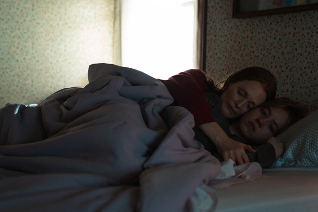 Echo Valley Sydney Sweeney Julianne Moore