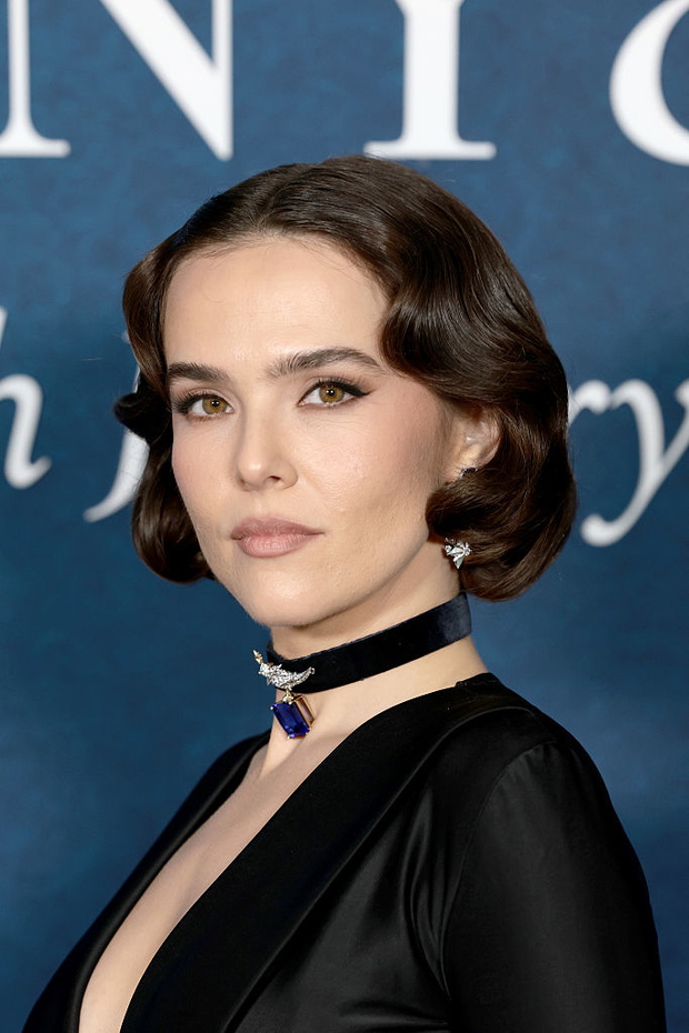 Zoey Deutch
